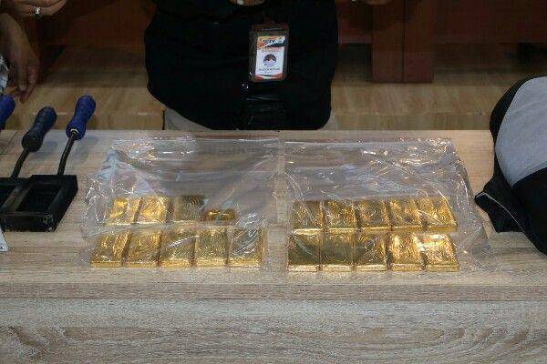 Polda Sulawesi Utara (Sulut) menyita 10 kilogram emas ilegal yang akan diselundupkan melalui Bandara Internasional Sam Ratulangi Manado/Humas Polda Sulut