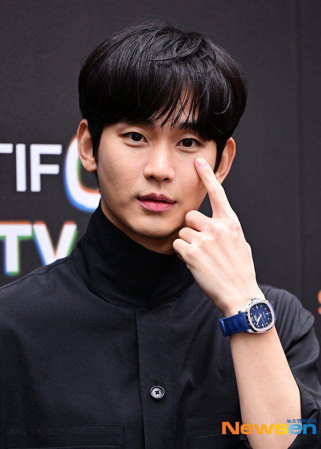 potret Kim Soo Hyun di event MIDO (dok. Newsen)