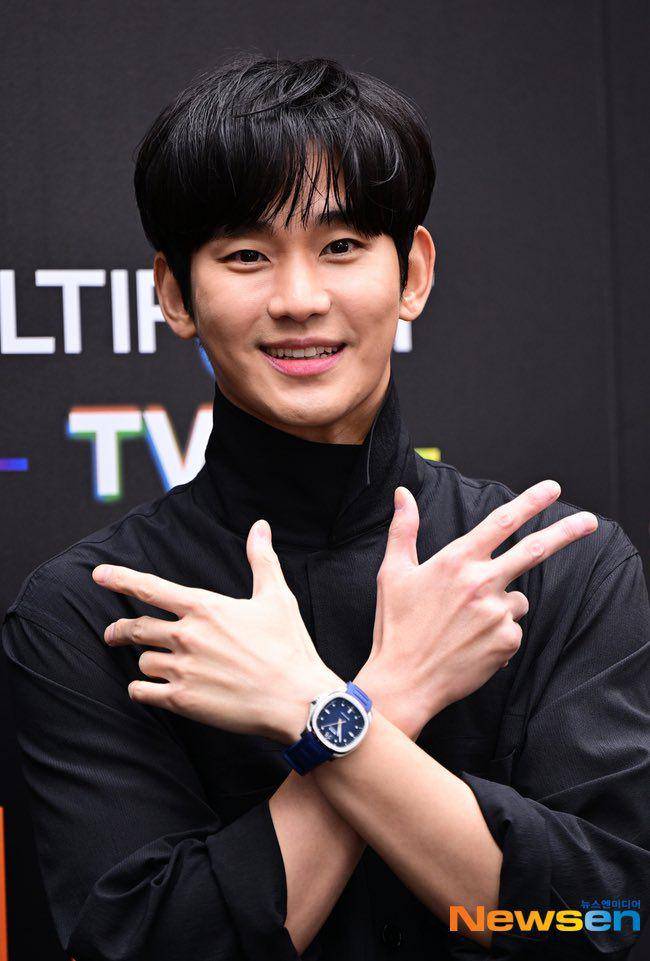 potret Kim Soo Hyun di event MIDO (dok. Newsen)
