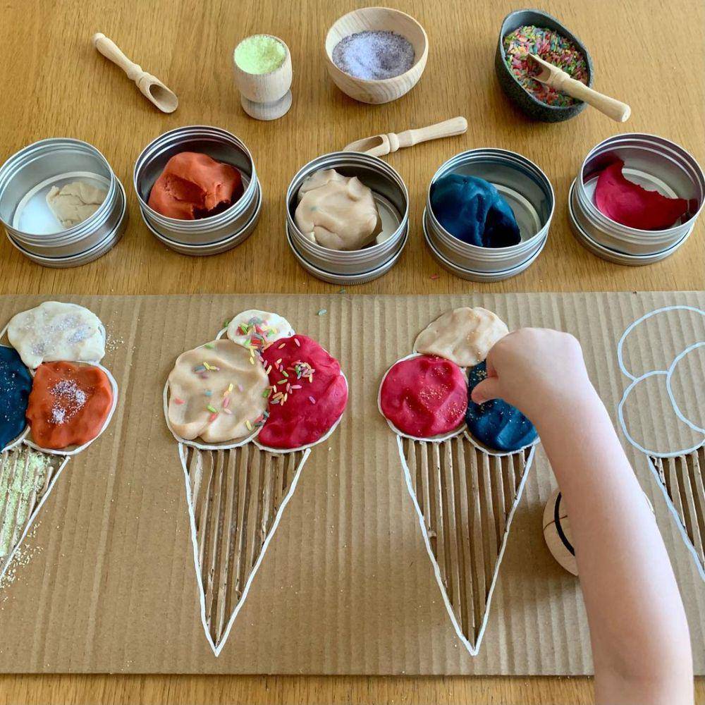 adonan tepung untuk sensory play (instagram.com/charlotte_and_the_boys)