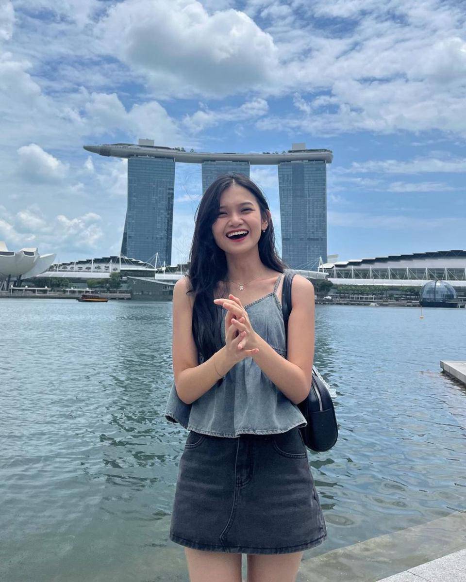 style feminin ala Indah JKT48 (instagram.com/jkt48indah_)