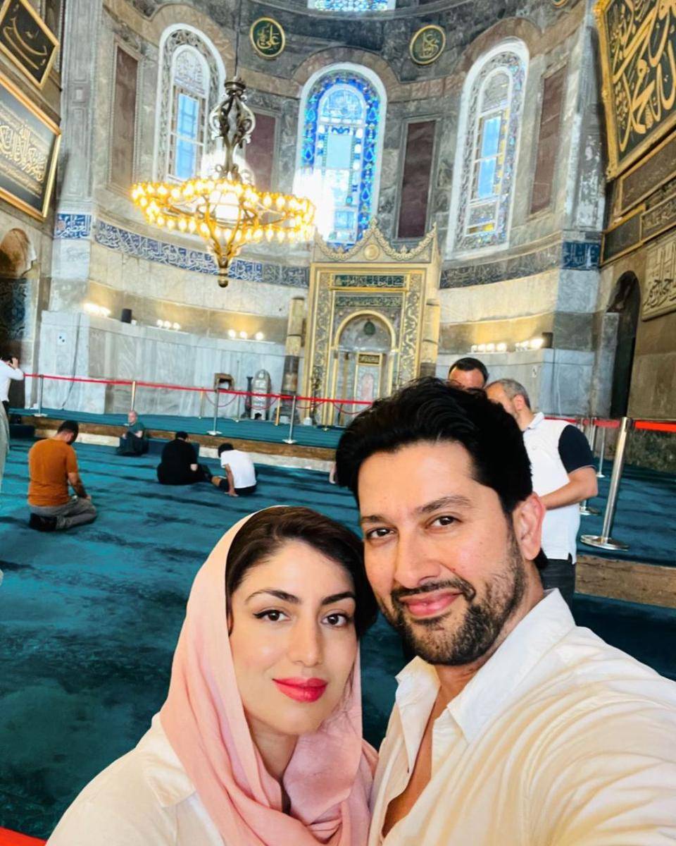 Aftab Shivdasani dan istri (instagram.com/aftabshivdasani)