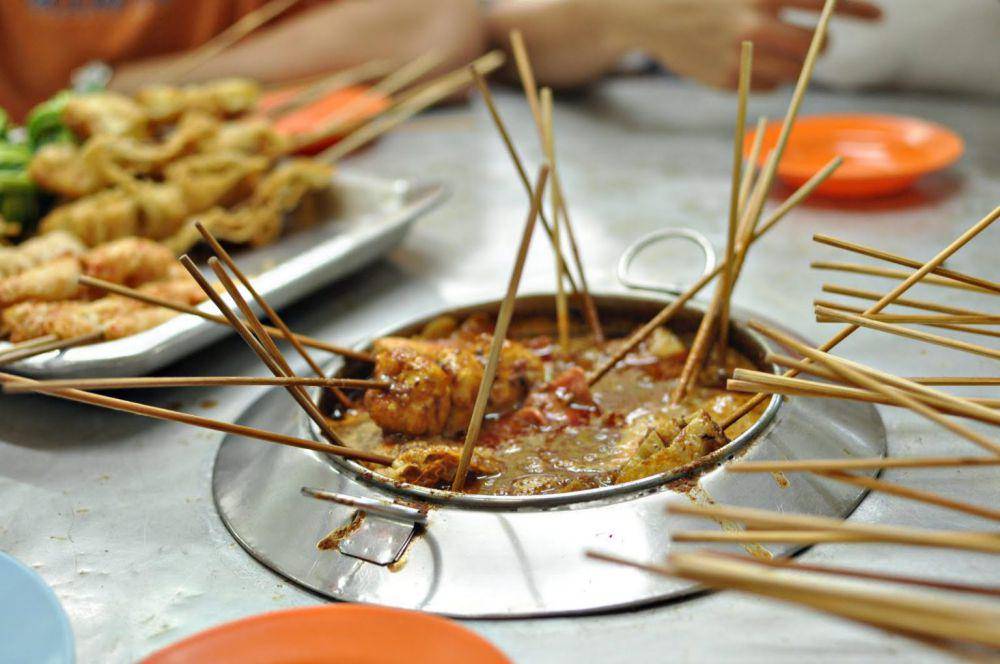 ilustrasi sate celup (imperialheritage.com.my)