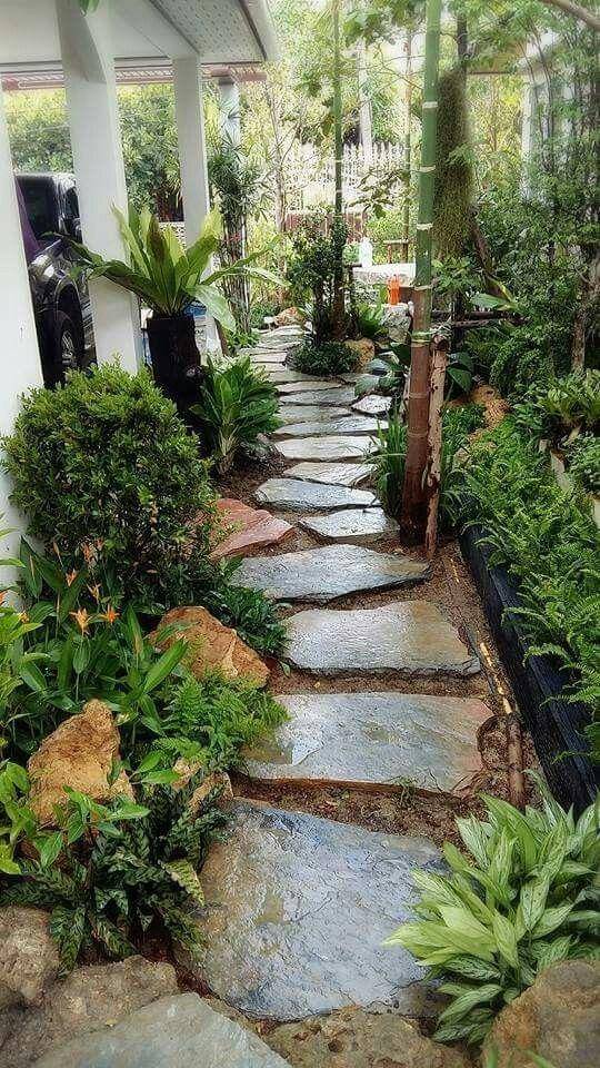 inspirasi foodpath untuk ciptakan side yard minimalis (instagram.com/soycreativos)