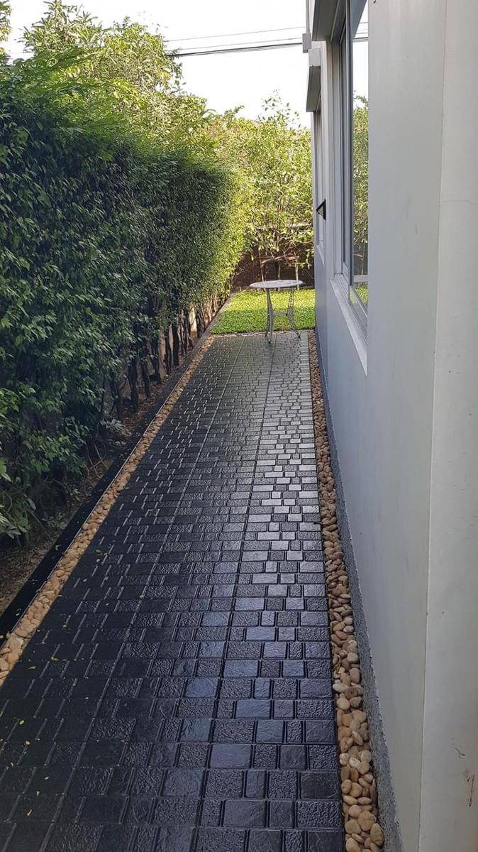 inspirasi foodpath untuk ciptakan side yard minimalis (naibann.com)