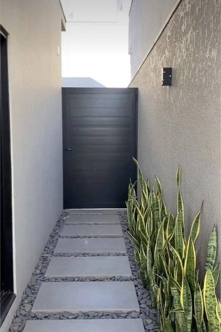 inspirasi foodpath untuk ciptakan side yard minimalis (houzz.com)
