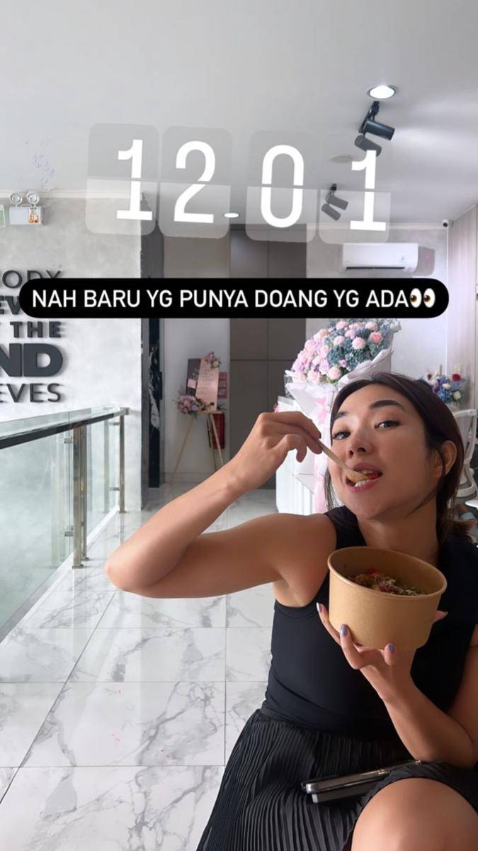 potret Gisel, Fuji, Nadya Arina, dan Sarah Tumiwa olahraga pilates bersama (instagram.com/sarahtumiwa)