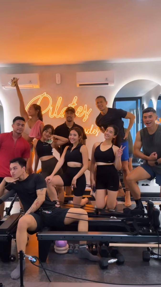potret Gisel, Fuji, Nadya Arina, dan Sarah Tumiwa olahraga pilates bersama (instagram.com/gisel_la)