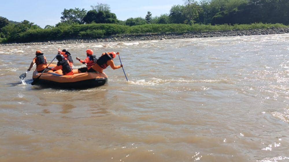 Lansia Pencari Batu Kali Tenggalam di Sungai Lematang Lahat
