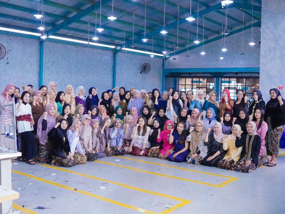 Maknai Hari Kartini dengan Kerja Pakai Kebaya, Seminggu Full!