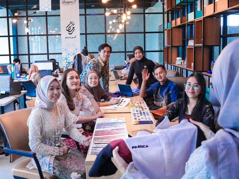 Karyawan J99 Corp. memperingati hari Kartini (dok. J99 Corp.)