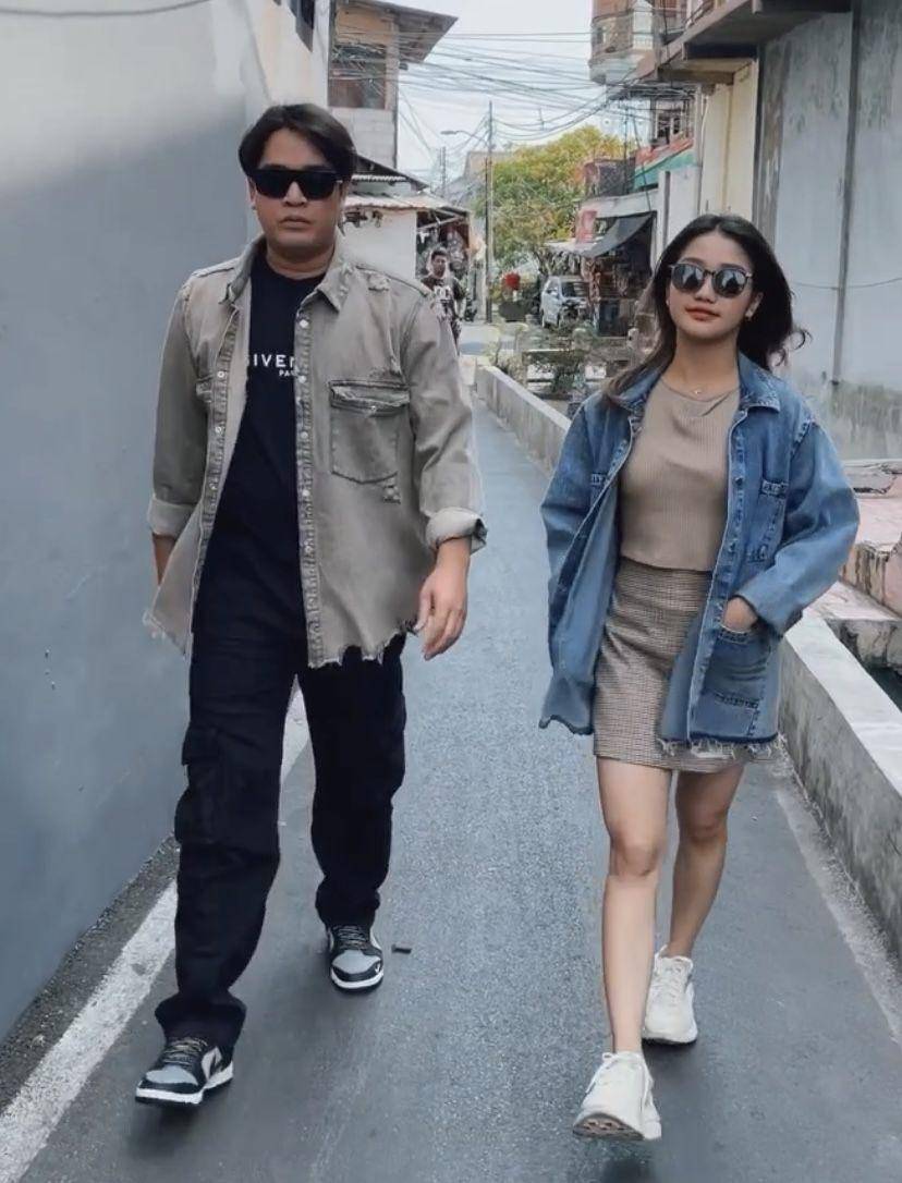 potret dekat Billy Syahputra dan Chandrika Chika (Instagram.com/chndrika_)