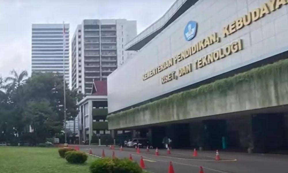 Besaran BKT pada perguruan tinggi negeri yang berbentuk universitas di wilayah Jawa, Bali, dan Nusa Tenggara Barat telah ditetapkan dengan Peraturan Mendikbudristek Nomor 2 Tahun 2024 dan Keputusan Mendikbudristek, Kamis (25/4/2024).(IDN Times/Cokie Sutrisno)