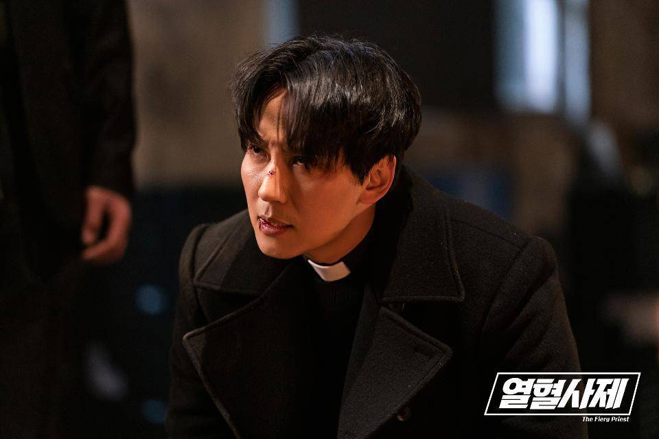 cuplikan drakor The Fiery Priest (dok. SBS)