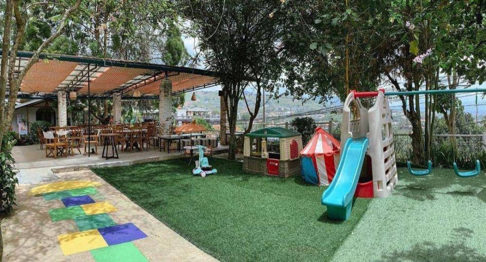 Mybookit Cafe (instagram.com/myboo.kit)