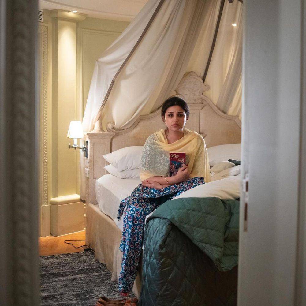 Parineeti Chopra (instagram.com/parineetichopra)