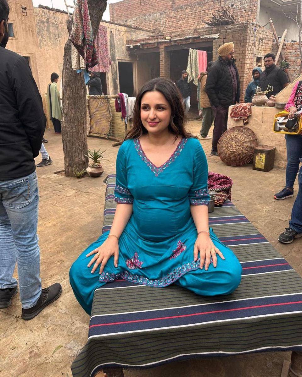 Parineeti Chopra (instagram.com/parineetichopra)