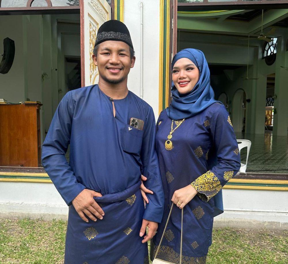 Rodtang Jitmuangnon bersama istri memakai baju muslim saat merayakan Idulfitri. (instagram.com/rodtang_jimungnon)