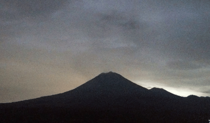 Semeru Masih Erupsi, Meletus 13 Kali Hingga Siang Ini