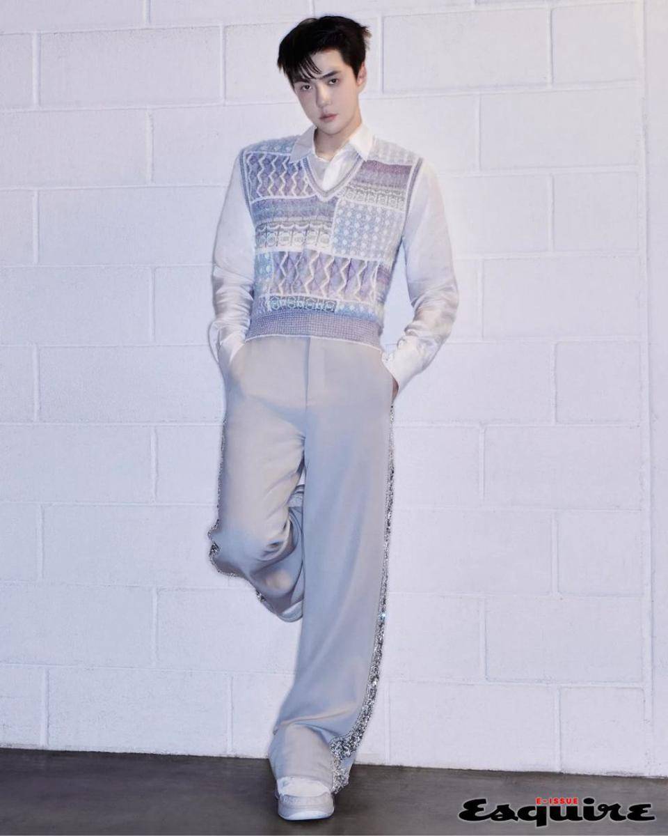 padu padan long pants ala Sehun EXO (instagram.com/weareone.exo)