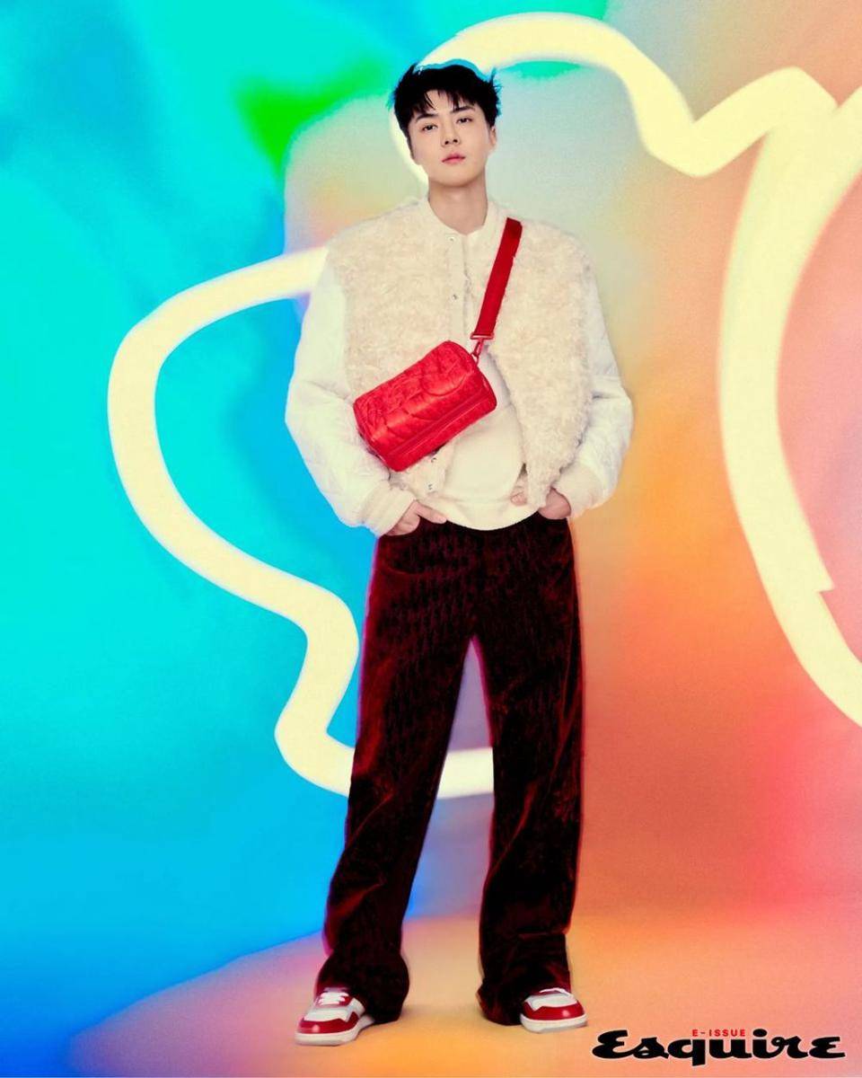 padu padan long pants ala Sehun EXO (instagram.com/weareone.exo)