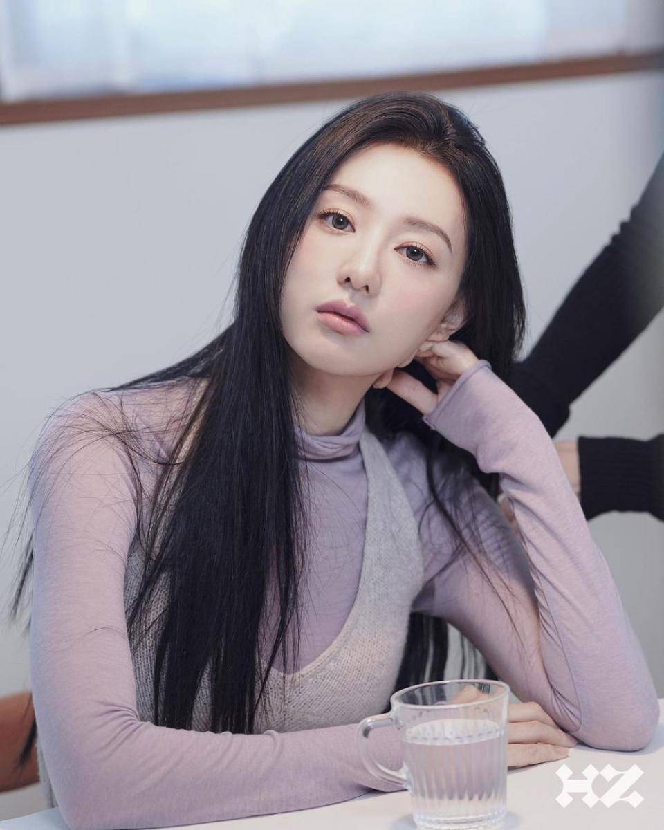 potret Kim Ji Won di balik layar drama Queen of Tears (instagram.com/highziumstudio)