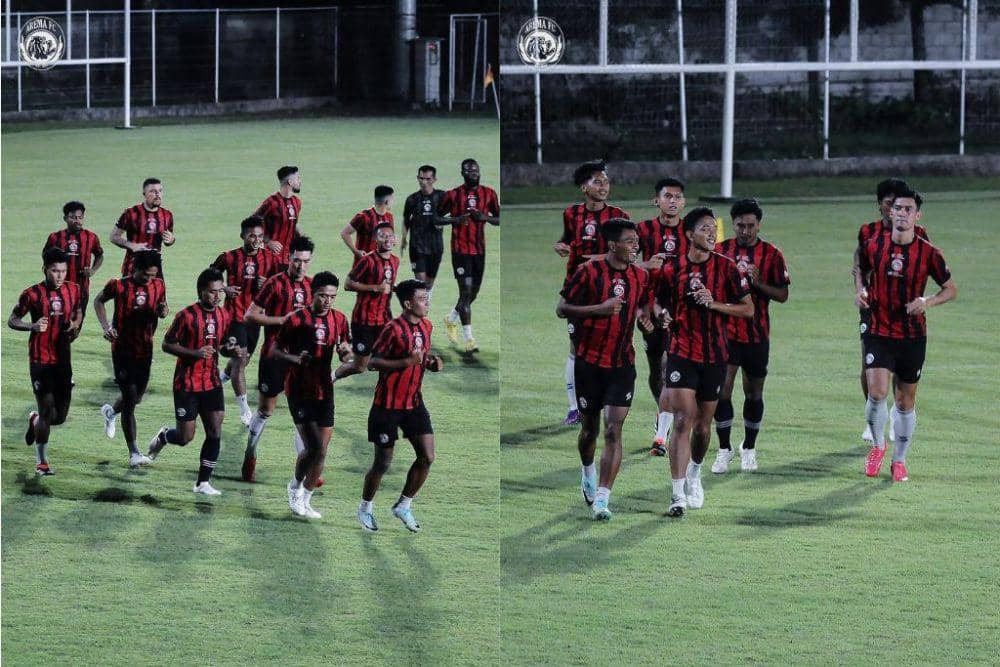 Para pemain Arema FC dalam sesi latihan di Lapangan Samudra Kuta Denpasar pada Selasa 23 April 2024. (Instagram.com/aremafcofficial)