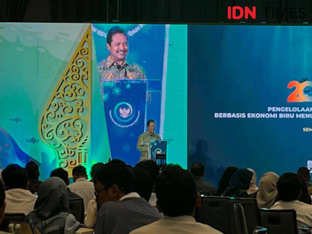 Menteri Kelautan dan Perikanan, Sakti Wahyu Trenggono menghadiri acara Rapat Kerja Teknis (Rakernis) Direktorat Jenderal Pengelolaan Kelautan dan Ruang Laut (PKRL) Kementerian Kelautan dan Perikanan di Semarang, Kamis (25/4/2024). (IDN Times/Anggun Puspitoningrum)