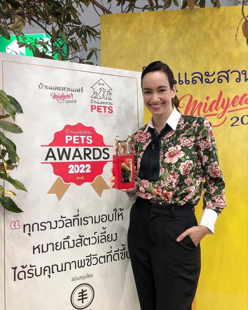 outfit kondangan (instagram.com/sa_marisaanita)