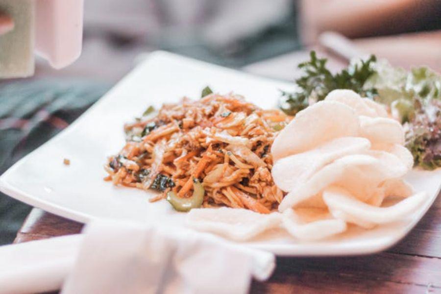 7 Tempat Makan Kwetiau Siram Paling Enak di Jakarta