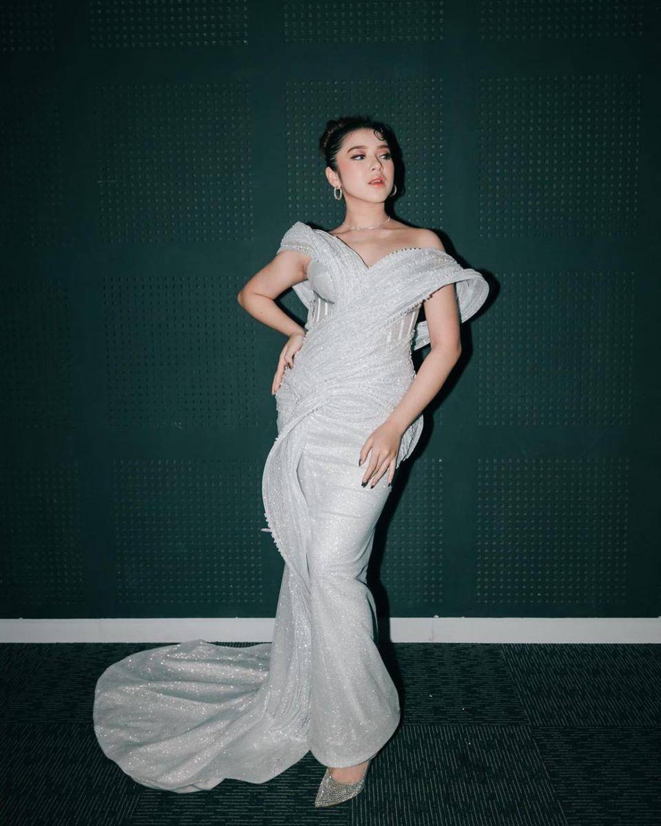 OOTD nuansa putih ala Tiara Andini (instagram.com/tiaraandini)