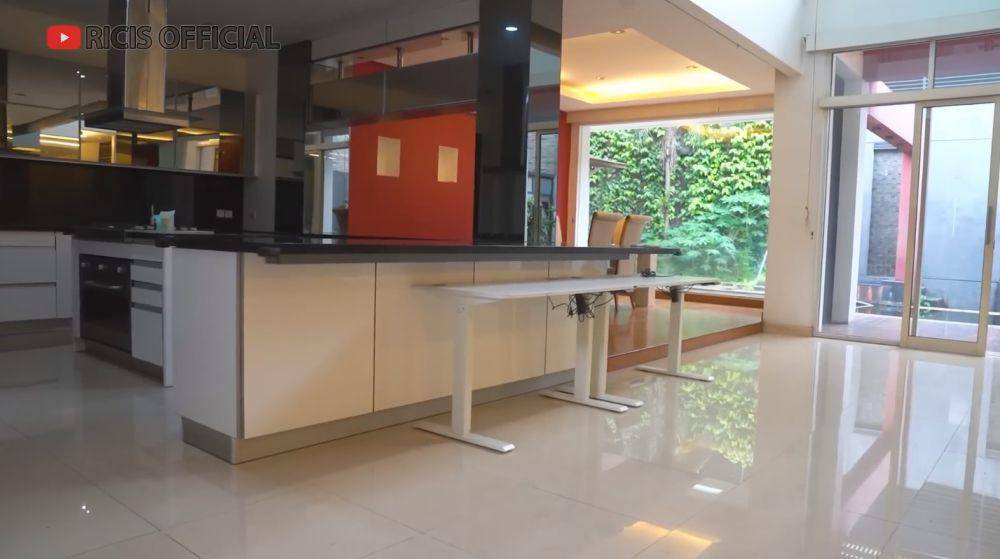 rumah baru Ria Ricis (YouTube.com/Ricis Official)