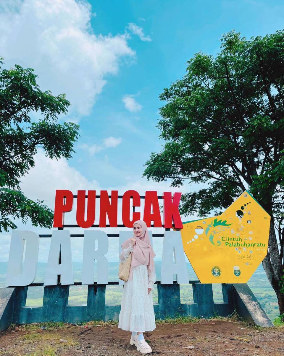 Ayu Rizki Yani (instagram.com/ayurizkiyaniucha)