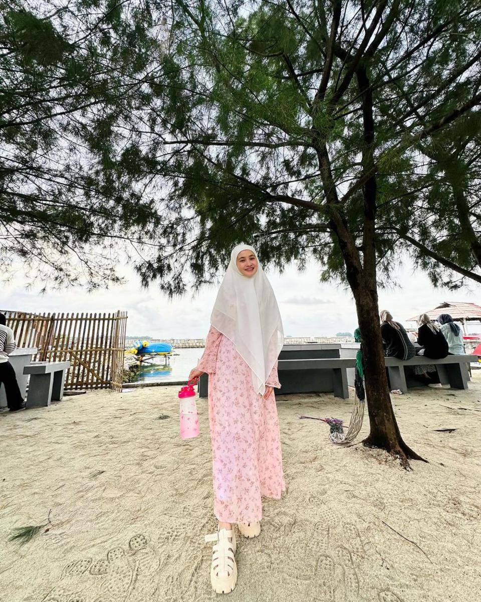 Ayu Rizki Yani (instagram.com/ayurizkiyaniucha)