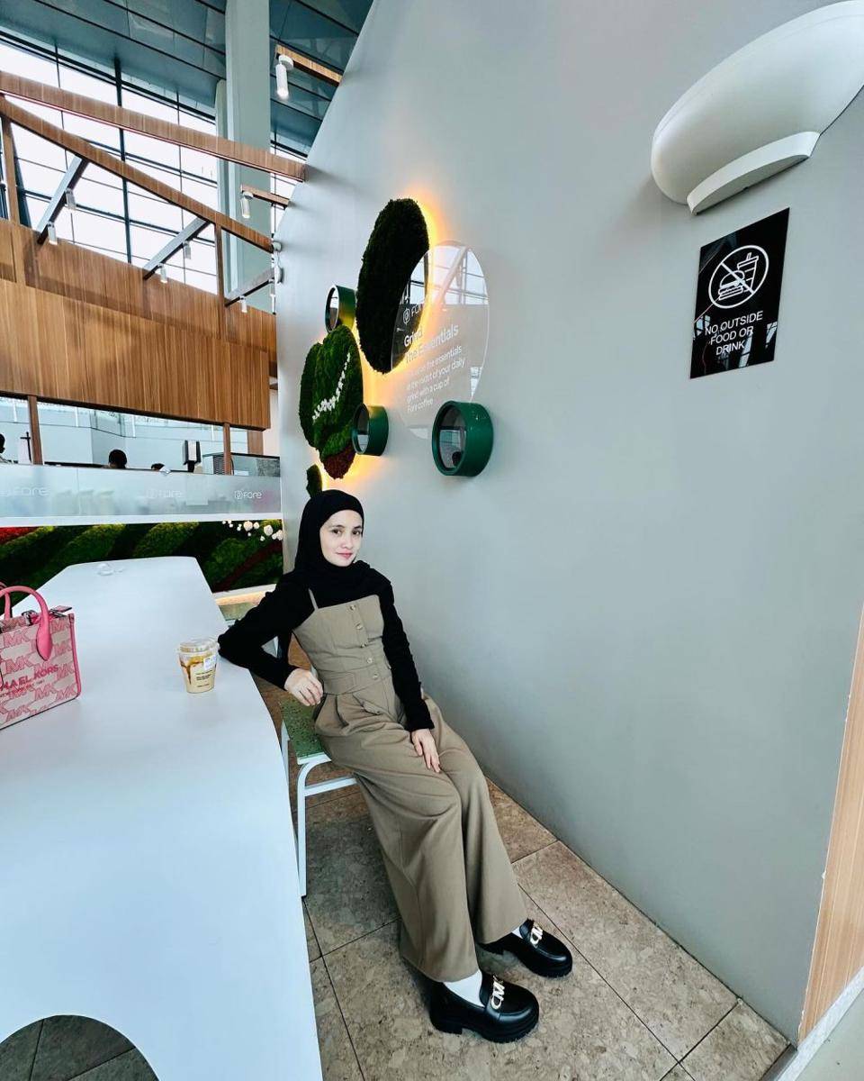 Ayu Rizki Yani (instagram.com/ayurizkiyaniucha)