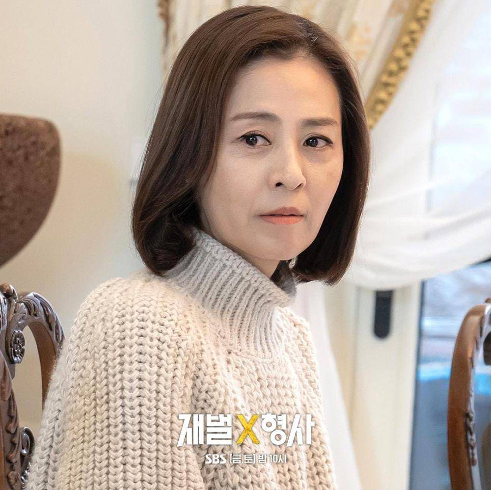 Jeon Hye Jin di drama Flex X Cop (instagram.com/sbsdrama.official)