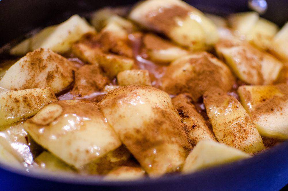 ilustrasi memasak isian apple pie (pixabay.com/Lisa Johnson)