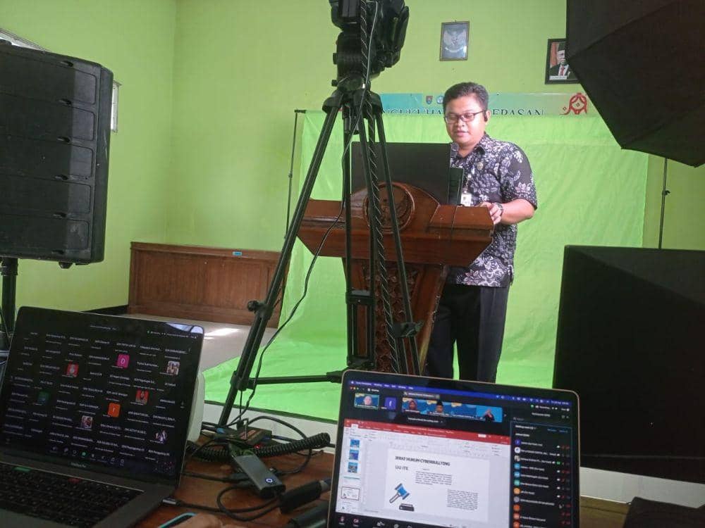 Kegiatan literasi digital nonton bareng, yang digelar Kementerian Komunikasi dan Informatika, Jumat (25/4/2024). (Dok Kominfo)