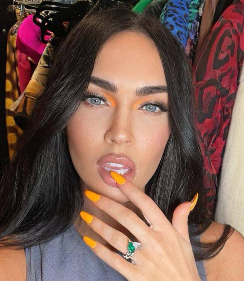 Megan Fox (instagram.com/meganfox)
