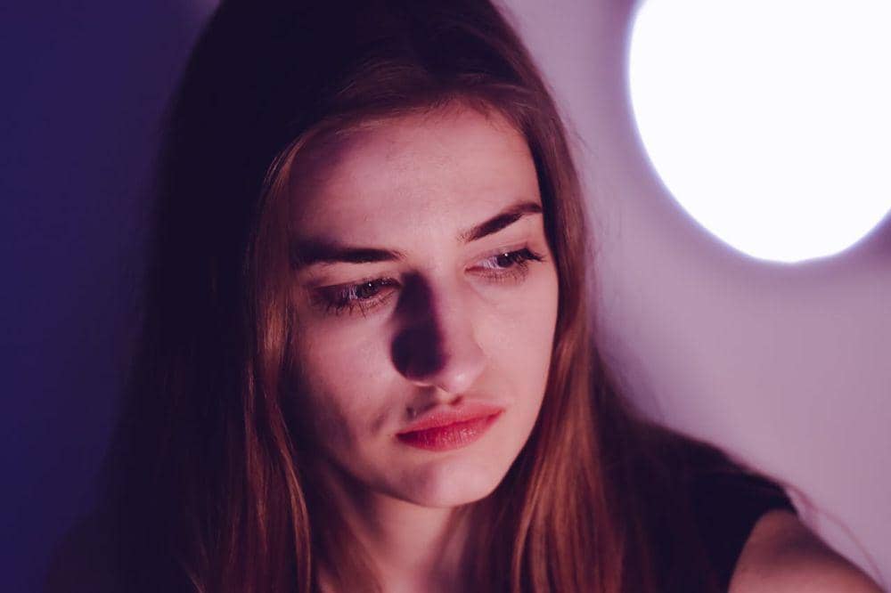 ilustrasi cewek murung (pexels.com/Dids .)