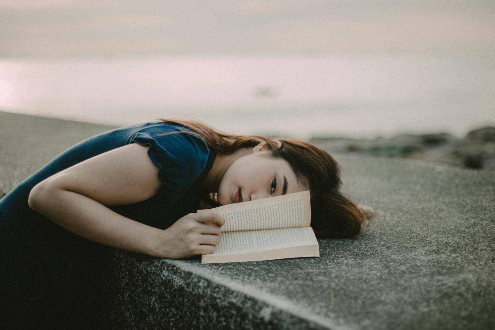 ilustrasi buku fisik (pexels.com/LML 6768)