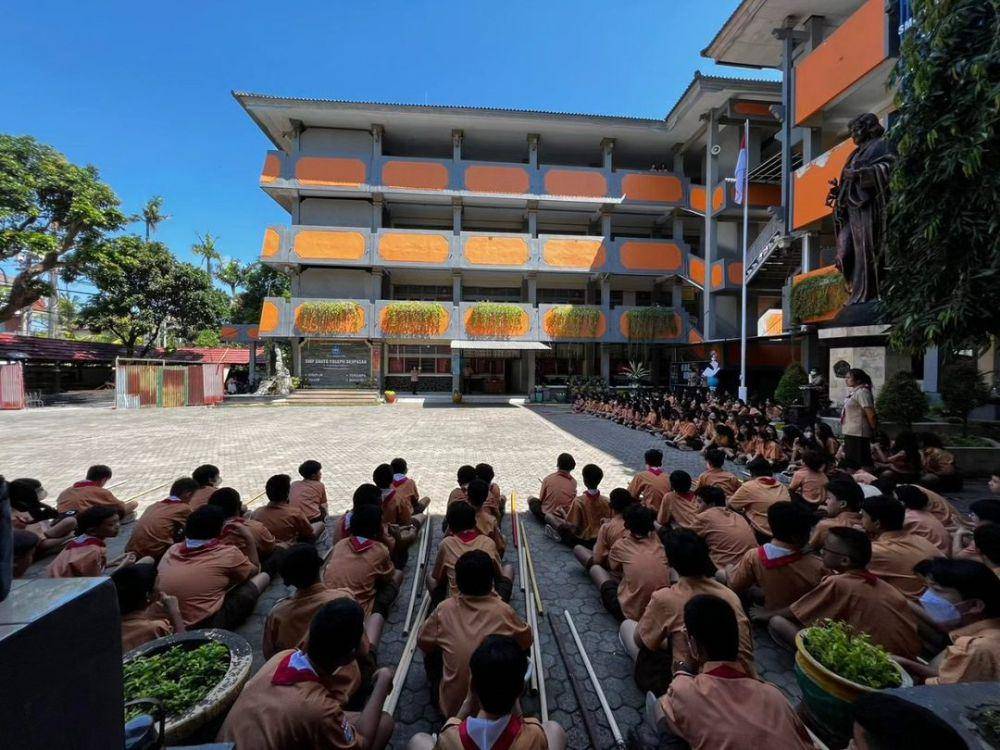 Kegiatan siswa di SMP Santo Yoseph Denpasar. (Facebook.com/smp_sanjose_production)