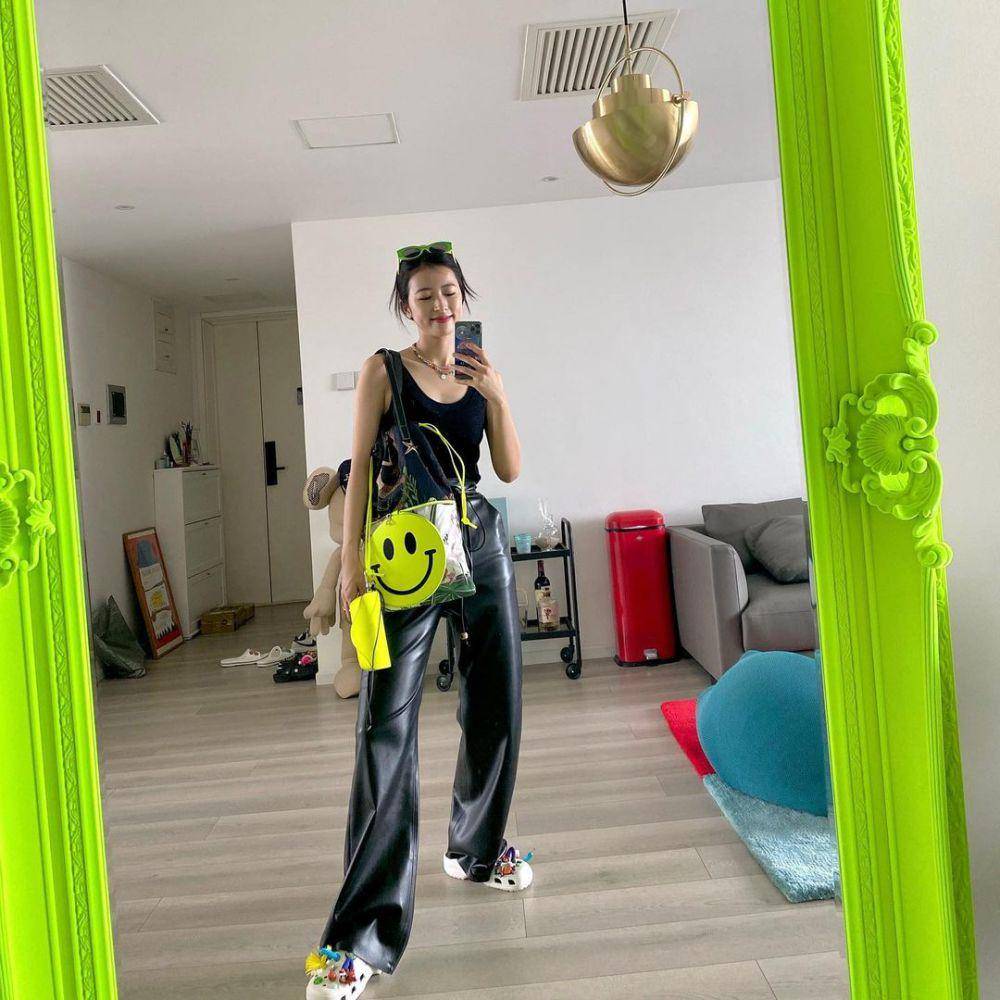 Zhou Yu Tong (instagram.com/sep21m)
