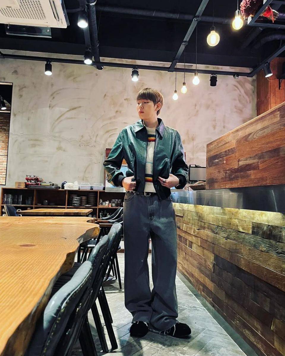 outfit oversized ala Zico (instagram.com/woozico0914)