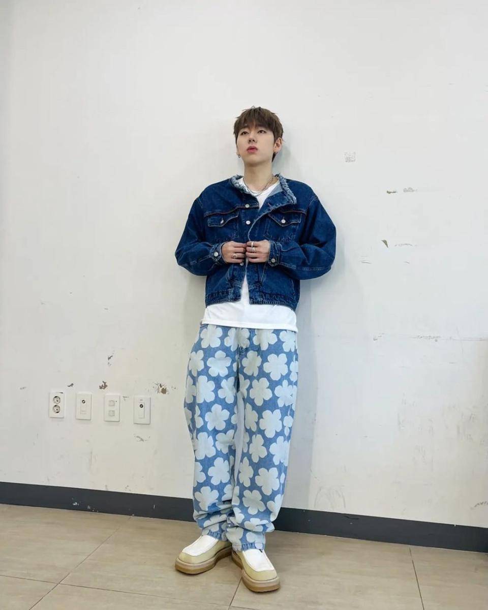 outfit oversized ala Zico (instagram.com/woozico0914)