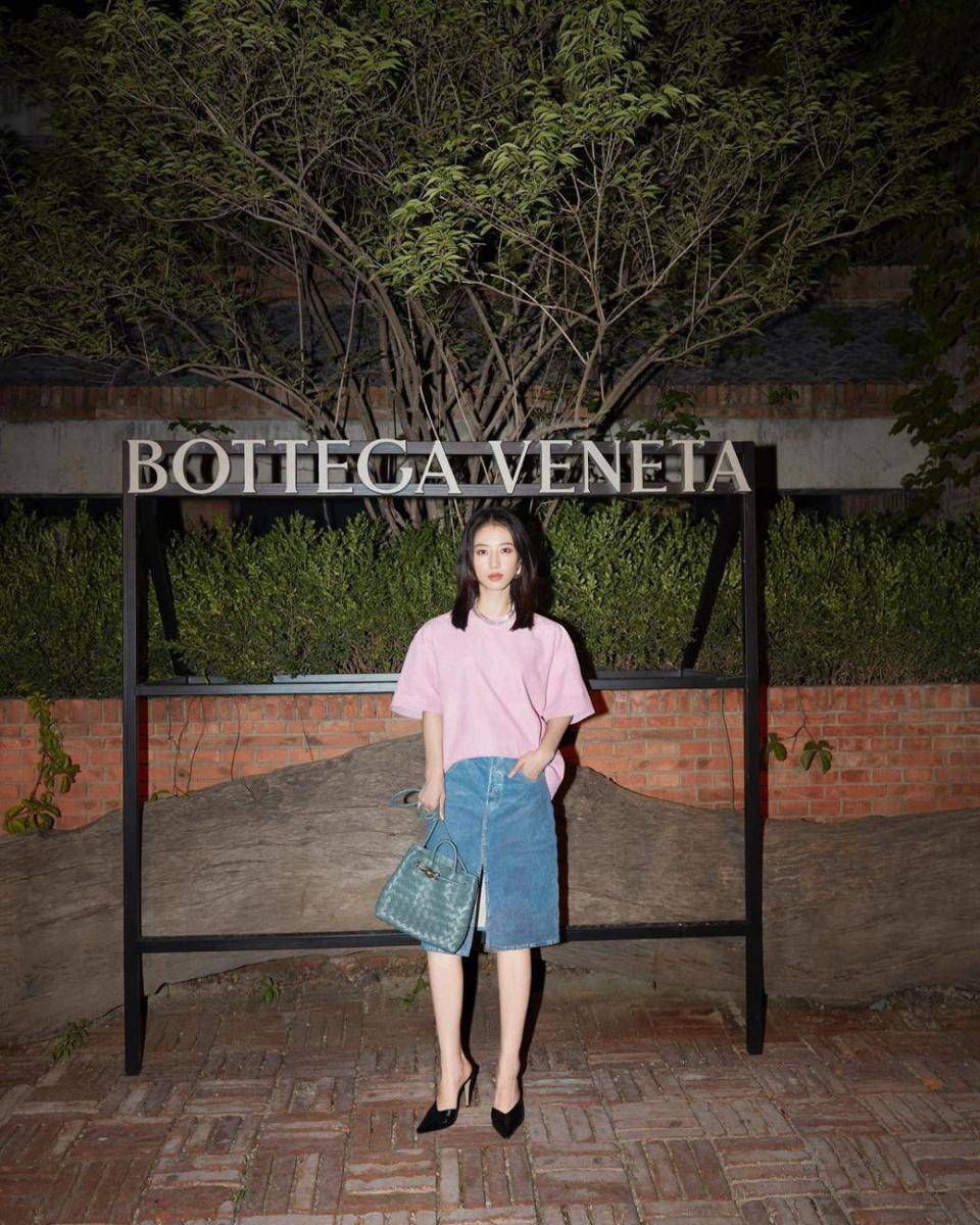 Zhou Yu Tong (instagram.com/sep21m)