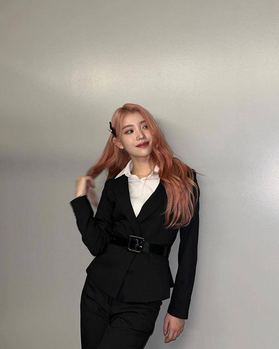 Xiaoting Kep1er (instagram.com/official.kep1er)