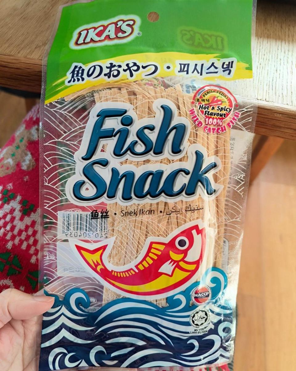 Ika's Fish Snack, varian Hot & Spicy (instagram.com/ernglovefood)