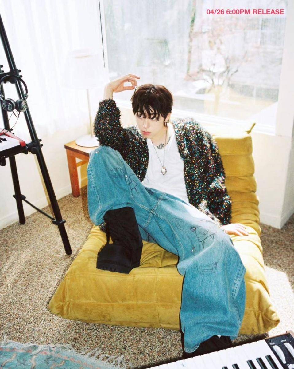 outfit oversized ala Zico (instagram.com/woozico0914)