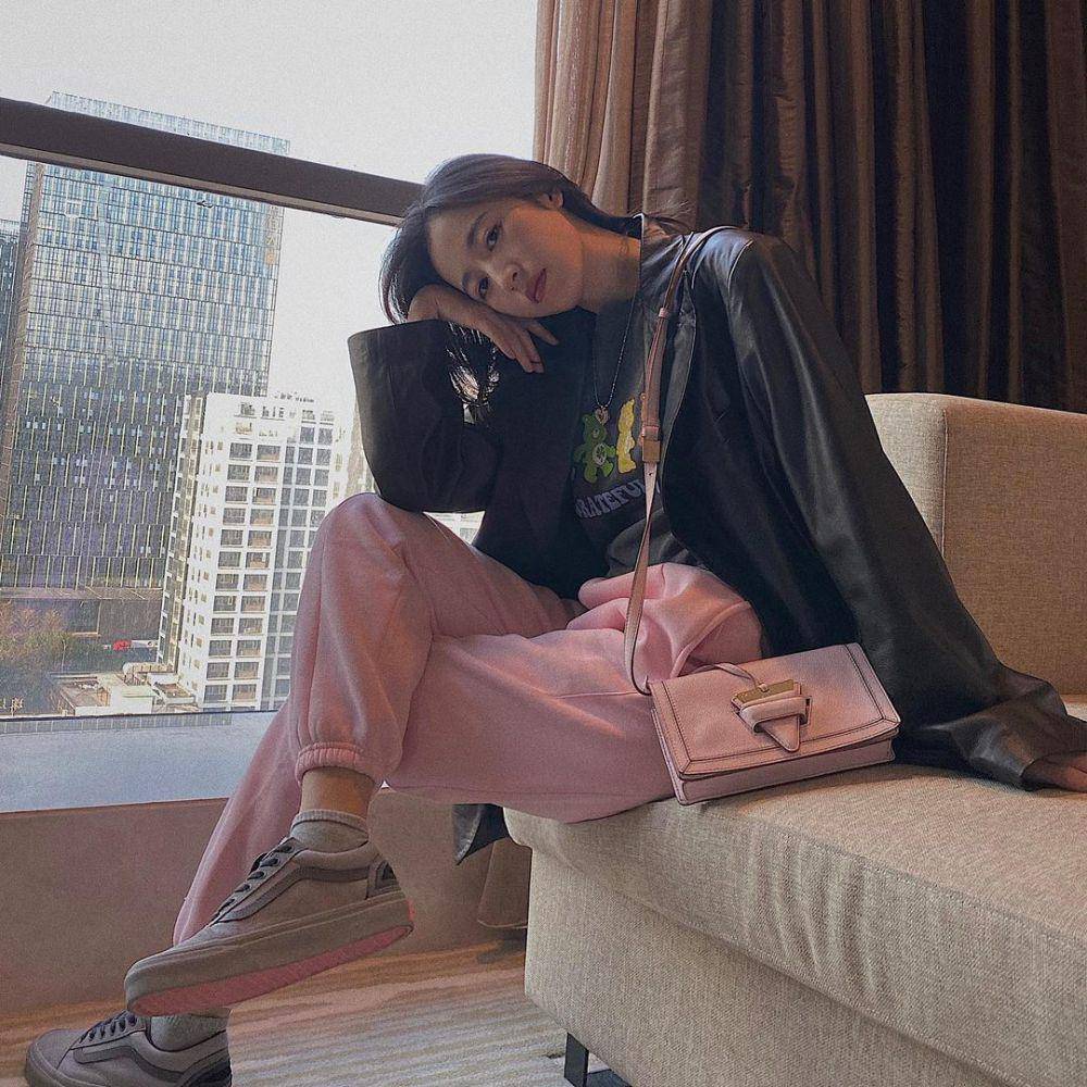 Zhou Yu Tong (instagram.com/sep21m)